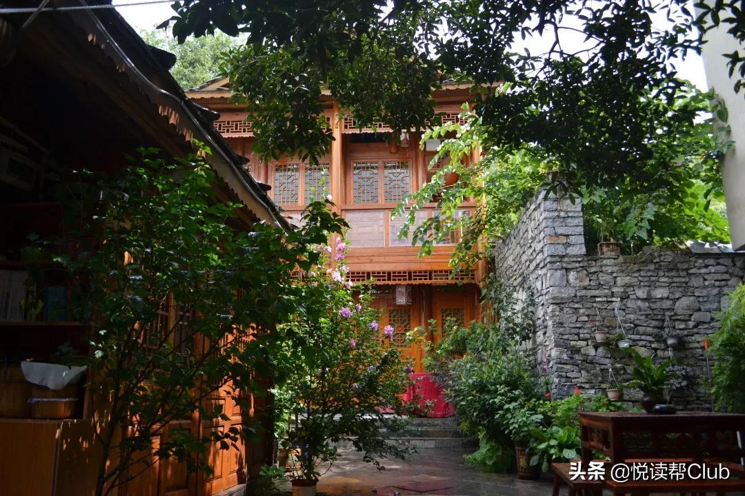 画家笔下的偏岩古镇,一位画家笔下的美丽乡愁