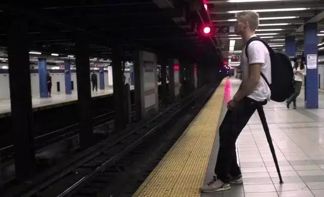 进去容易出来难:直肠异物,问题比“丢人”严重得多