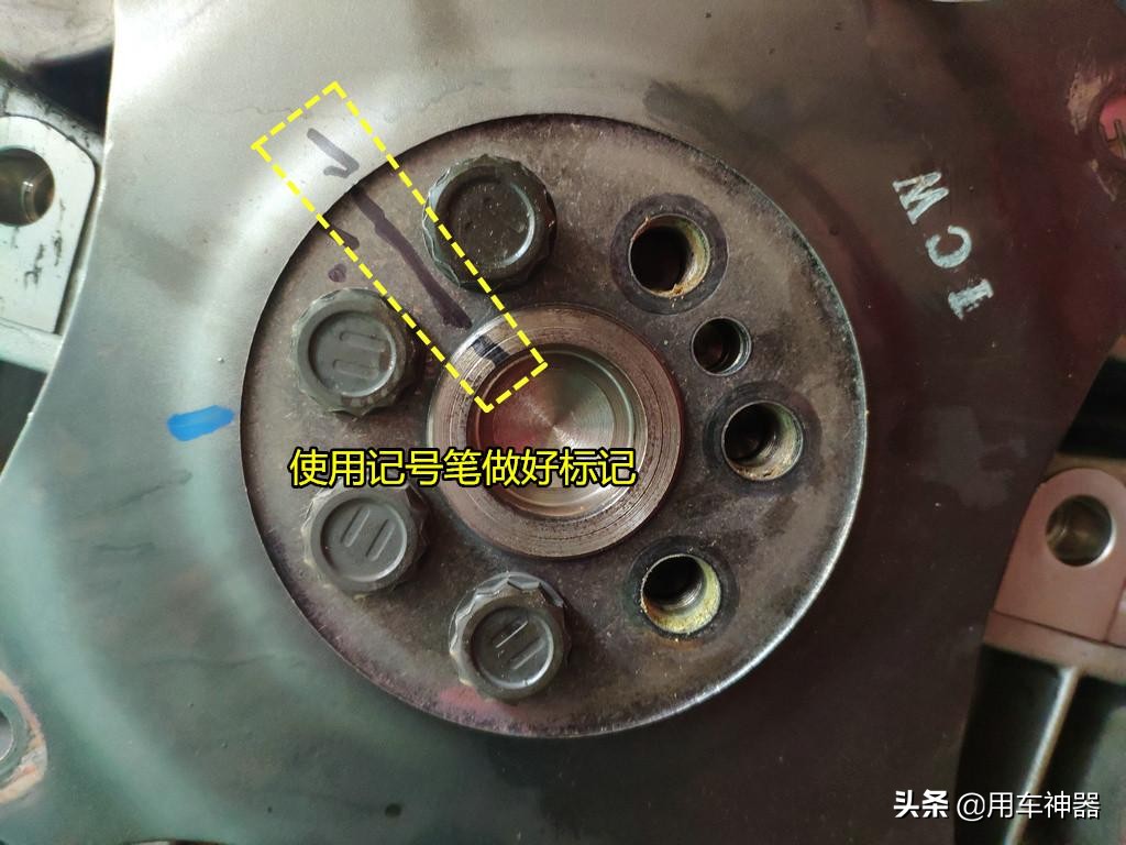 怎么处理发动机壳体漏油,发动机前油封漏油的处理办法