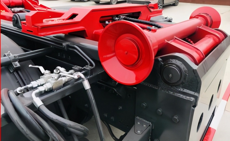 东风天龙勾臂式垃圾车,东风天龙垃圾车操作