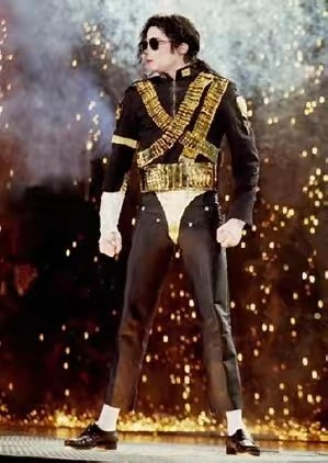 迈克尔杰克逊经典演唱会伤亡人数,迈克尔杰克逊演唱会为啥会晕倒