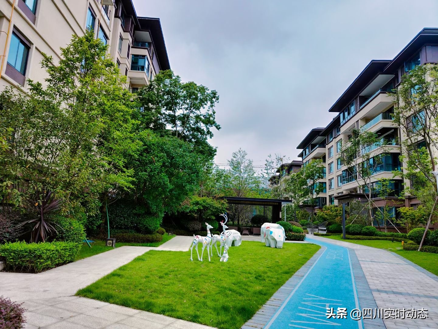 正黄优筑翡翠公园和翡翠天骄对比,遂宁正黄优筑翡翠公园值得购买吗