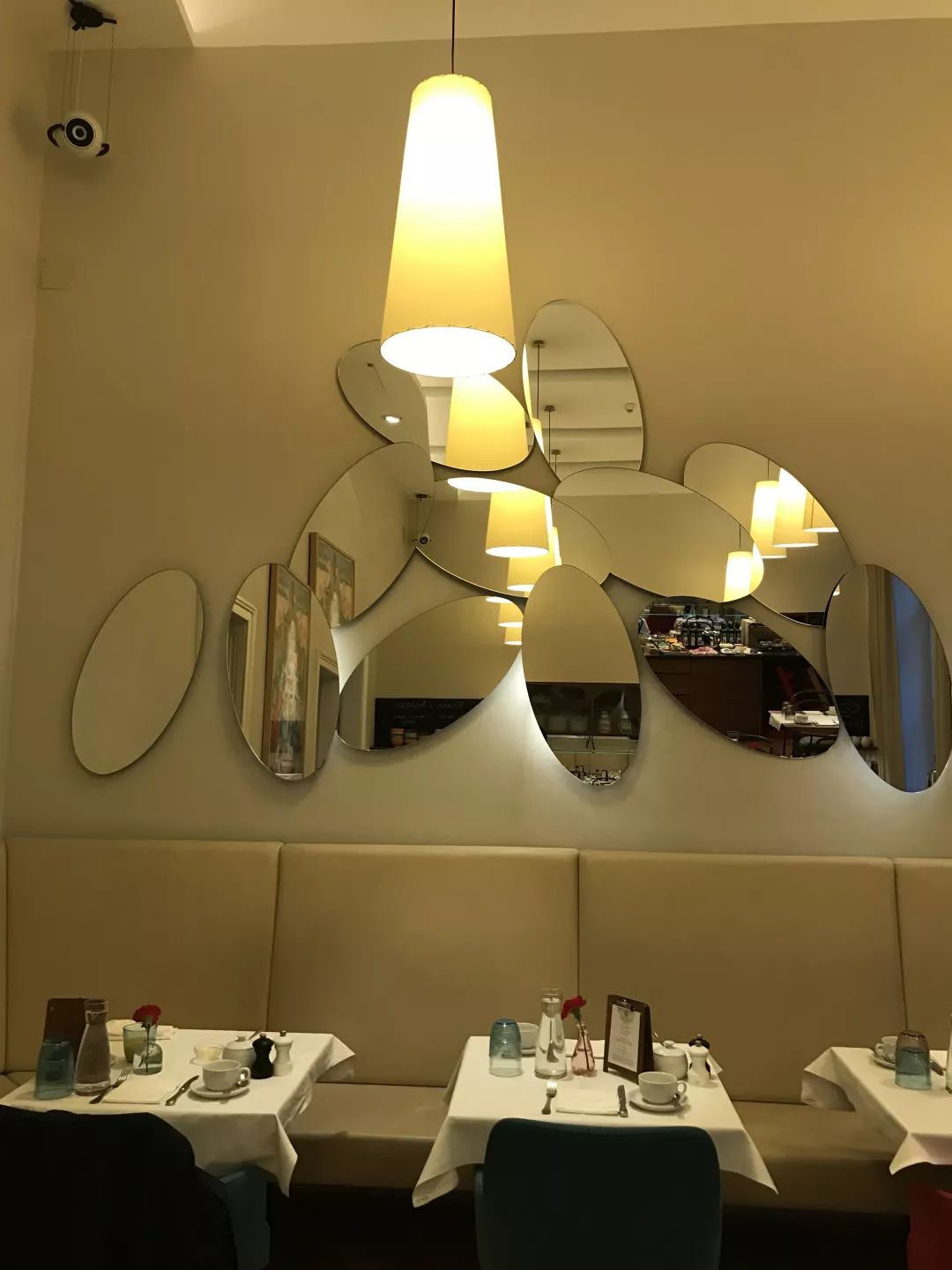 探访TON工厂看经典椅子背后的故事|疯狂24h我们去捷克干了啥?