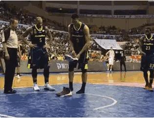 中国李宁撞高帮鞋,李宁鞋翻车