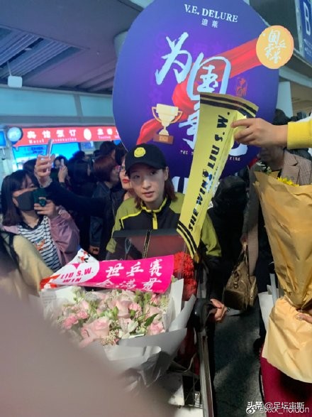 刘诗雯亲闺蜜,刘诗雯与队友拥抱