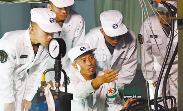 “兵王”王忠心:妻子“笑话”只长胡子不长职位,退役后过得如何