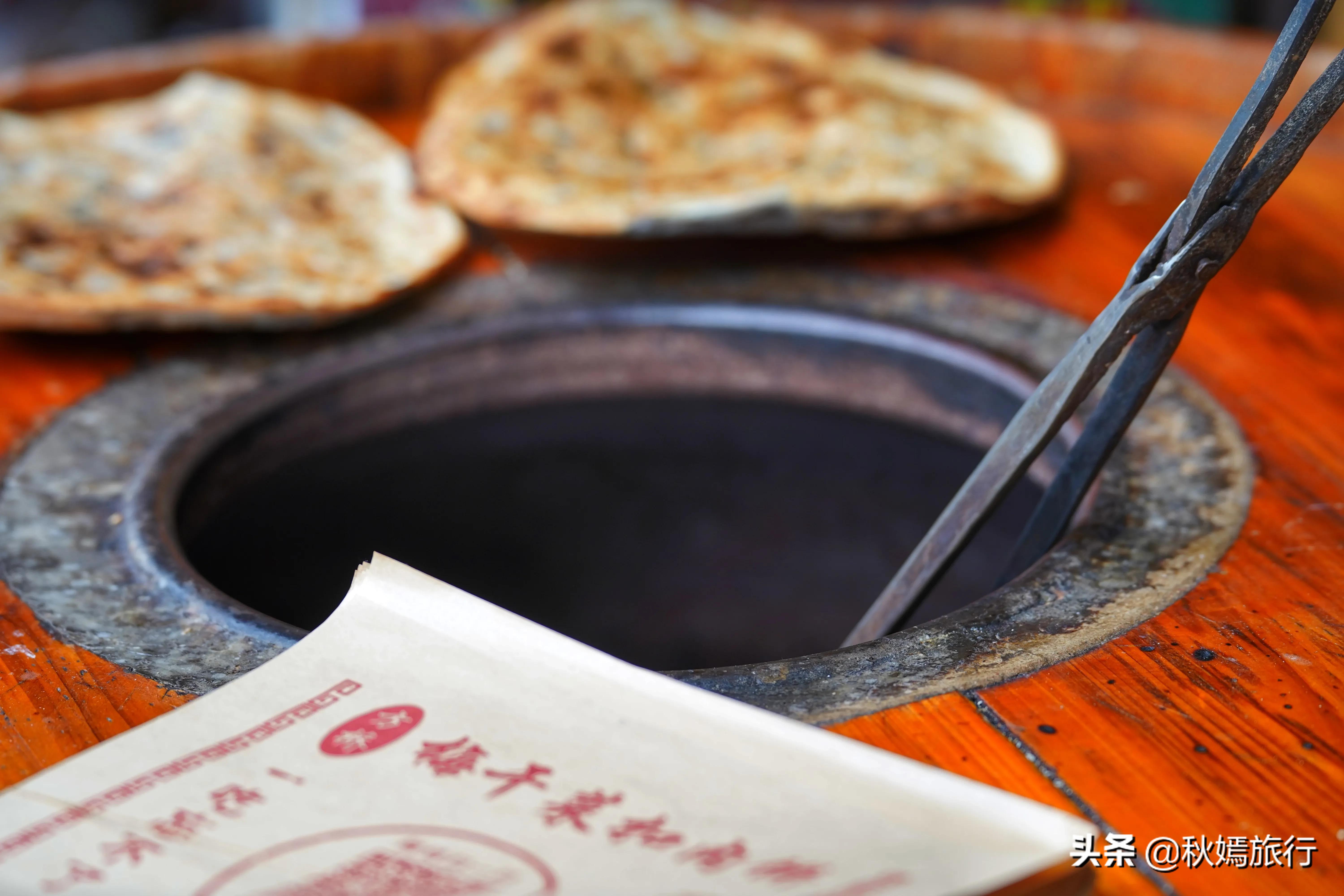 冬游常熟燕园赏蜡梅花,方桥头梅干菜扣肉饼5元一只,顾客盈门