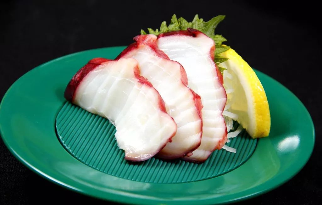 章鱼的聪明令人难以置信,章鱼最终还是逃不过人类的料理