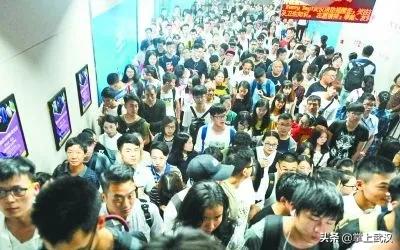 武汉富士康大学生一般做什么,大学毕业后在富士康打工