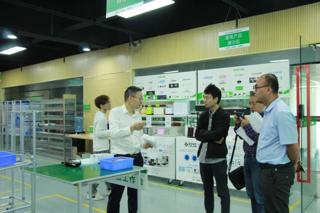 智造界“传奇”|精工智能接受凤凰网媒体采访