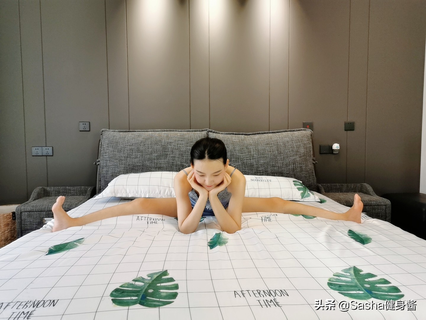 瑜伽一字马怎么辅助,瑜伽一字马力量训练