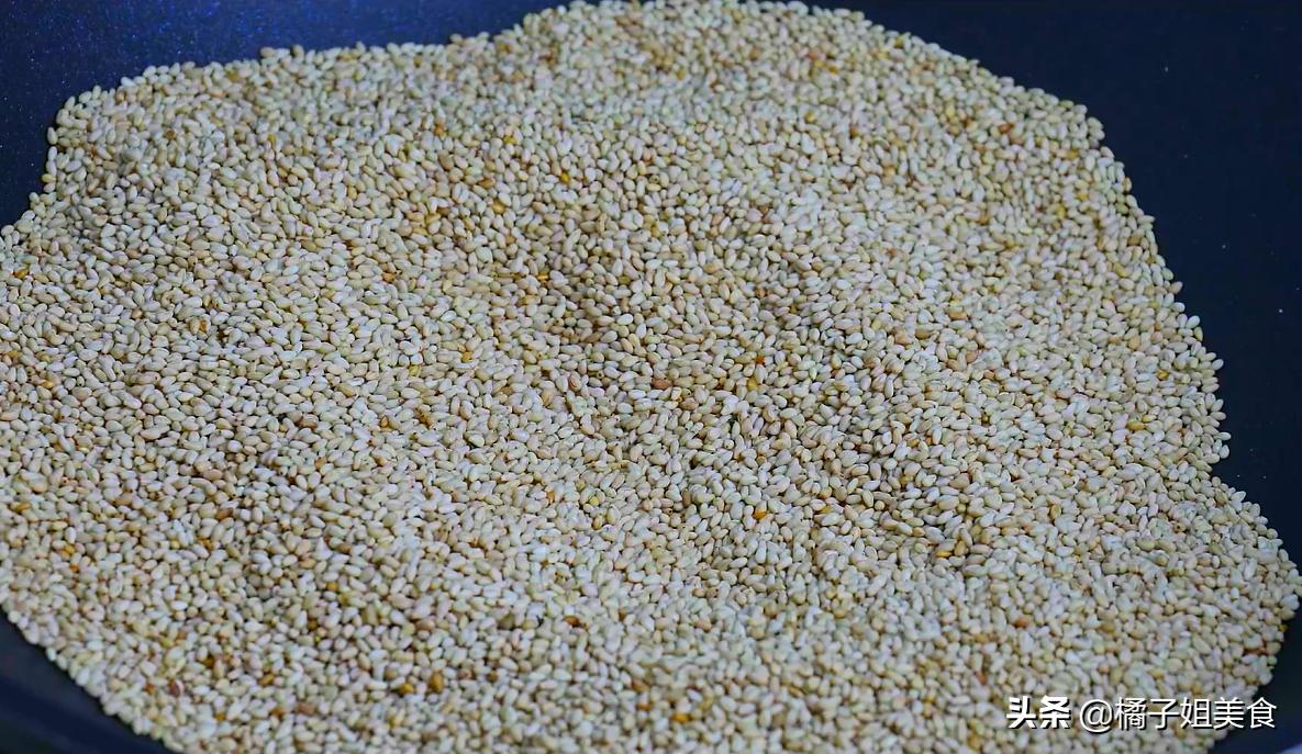 芝麻酱在家做法,芝麻酱最简单的做法不要打发机