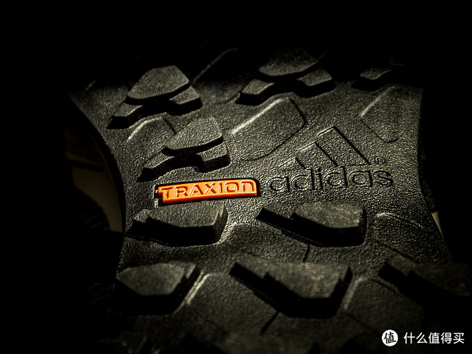 adidas阿迪达斯男子运动鞋,阿迪达斯新款球鞋测评