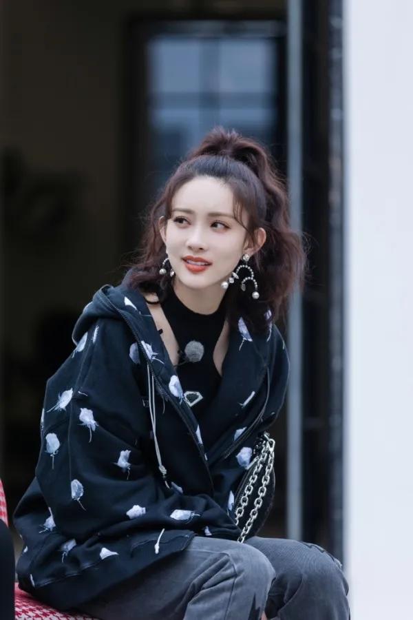 孟子义过失伤人,孟子义骑自行车掉沟