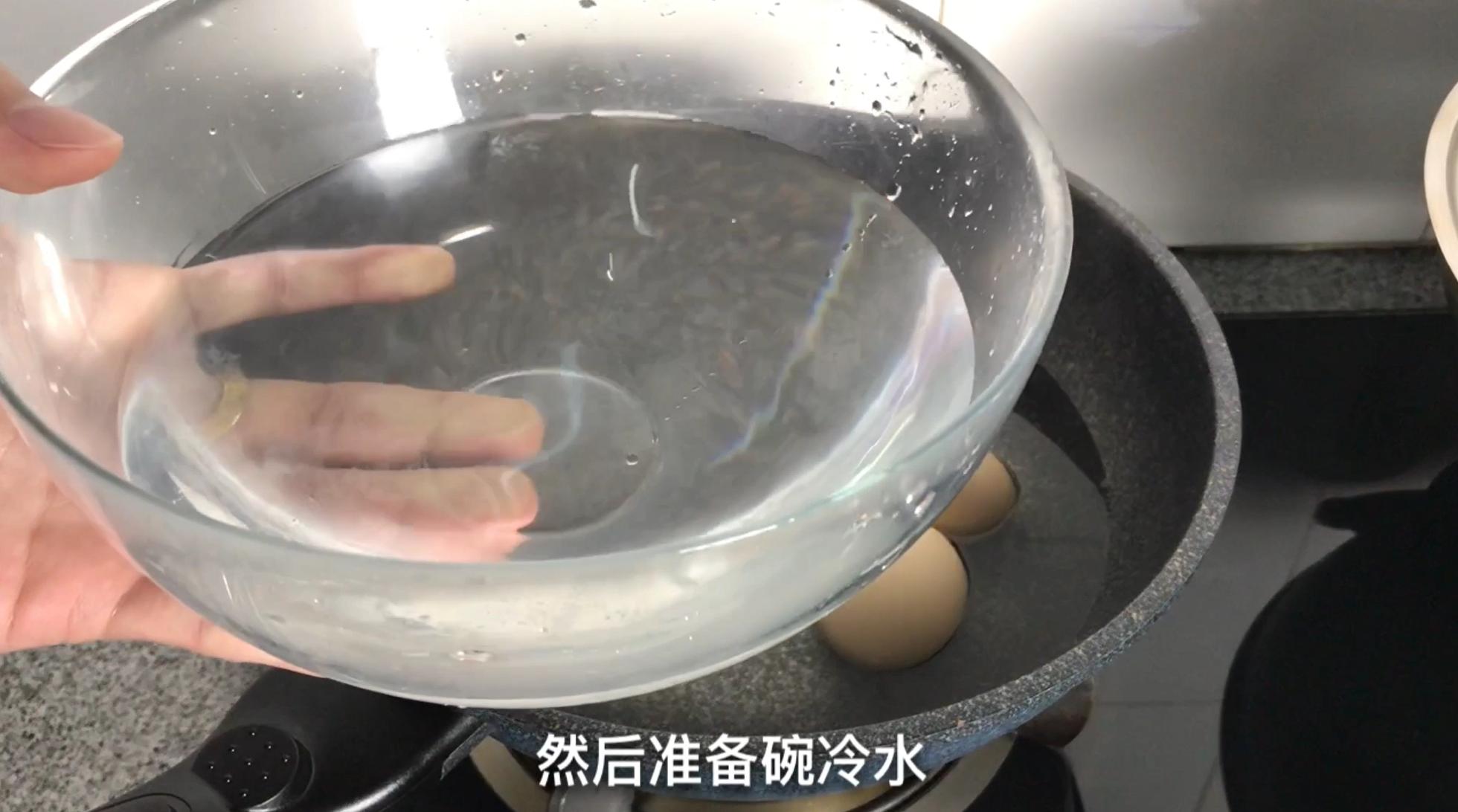 水煮鸡蛋不会烂怎么做,水煮鸡蛋的正确做法不破壳