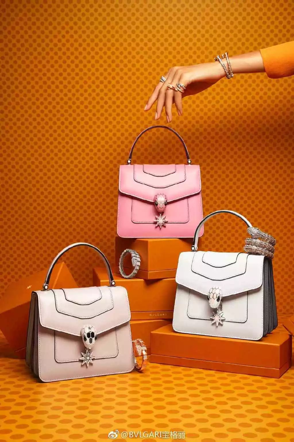 圣诞新年搞事情！Gucci豪得金光灿灿熊和狮子要抢LV吉祥物的地位