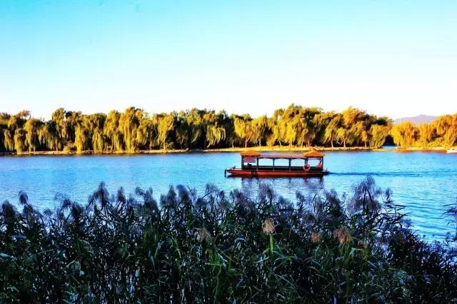 中国园林的诗情画意之美,虽由人作宛自天开的造园理念