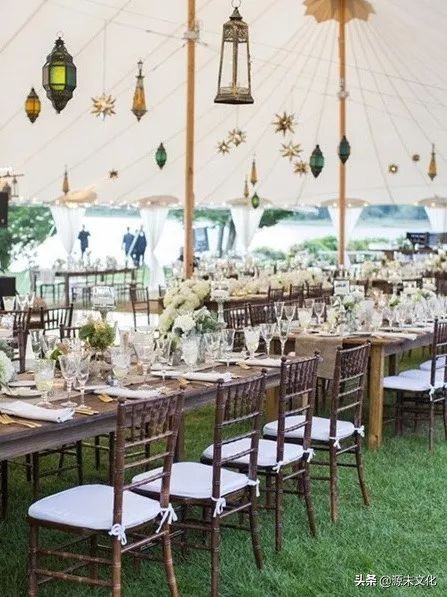 元宵节的特色活动有挂花灯吗,元宵节看灯笼的习俗是怎么来的