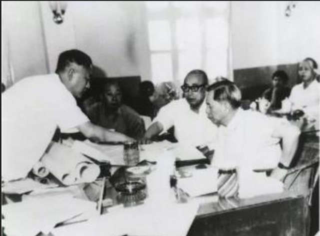 1973年周总理为何在国务院会议上大发雷霆：这真是周门不幸？