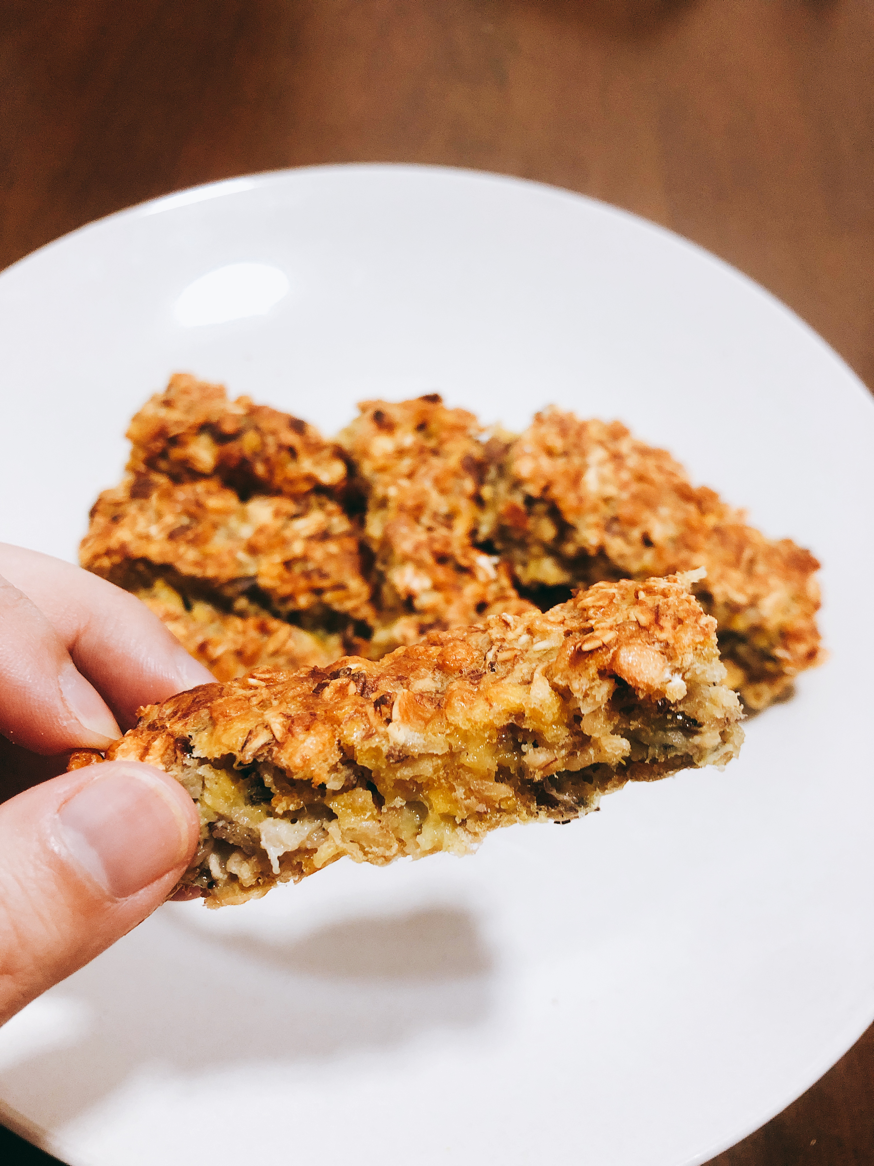 减脂期中年女性碳水摄入,减脂期姨妈期特别馋碳水怎么办