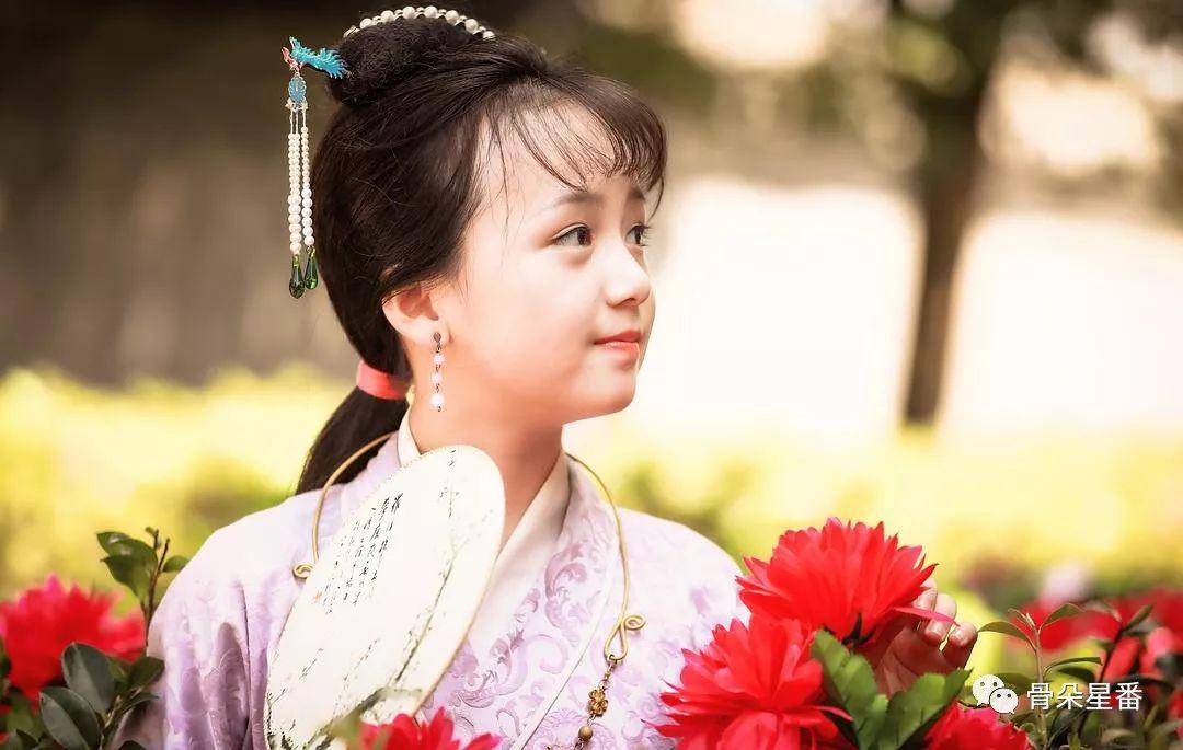 那些惊艳众人的小演员黄杨钿甜,女童星黄杨钿甜