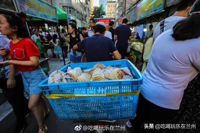来兰州必须打卡的地方南门夜市,兰州必打卡夜市好去处