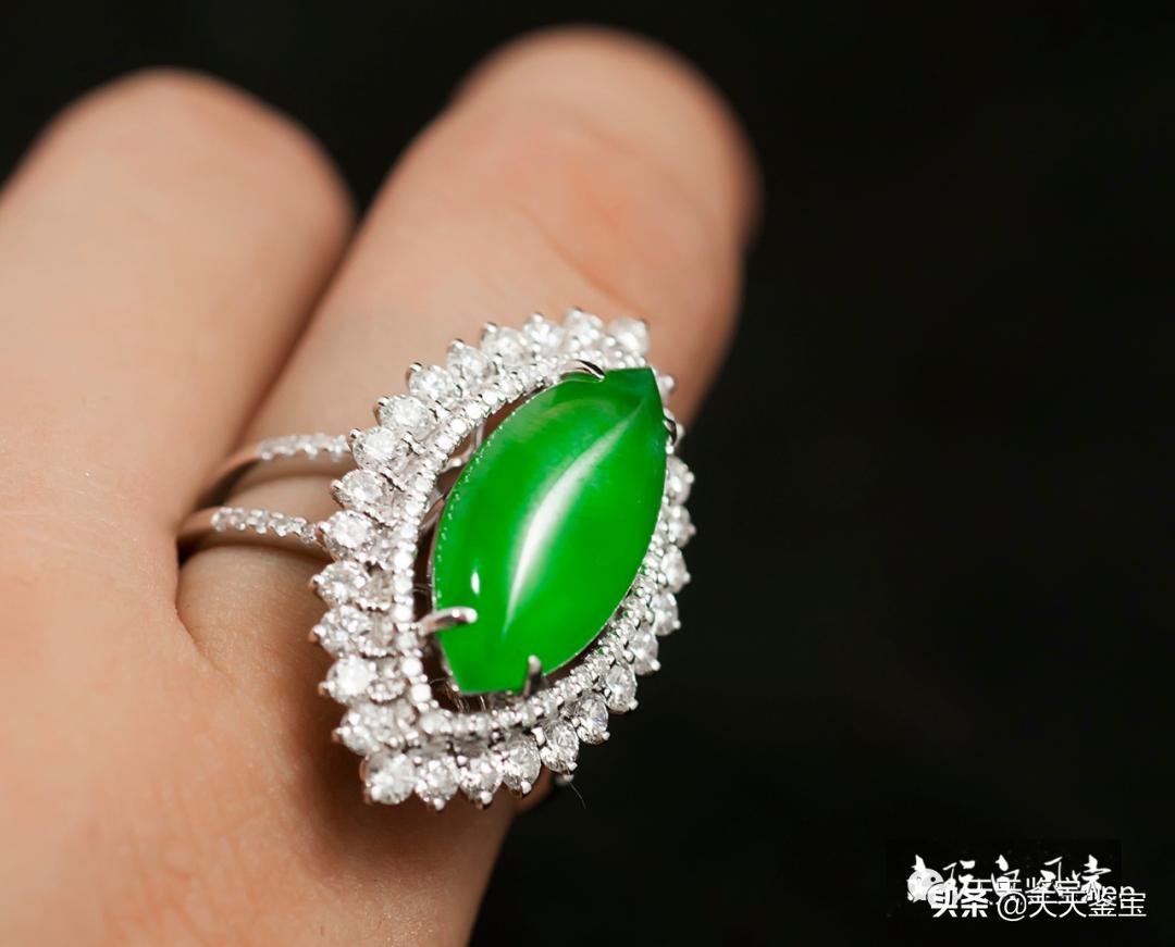 如何挑选到品质一流的翡翠戒指,翡翠戒指有哪些种类和款式