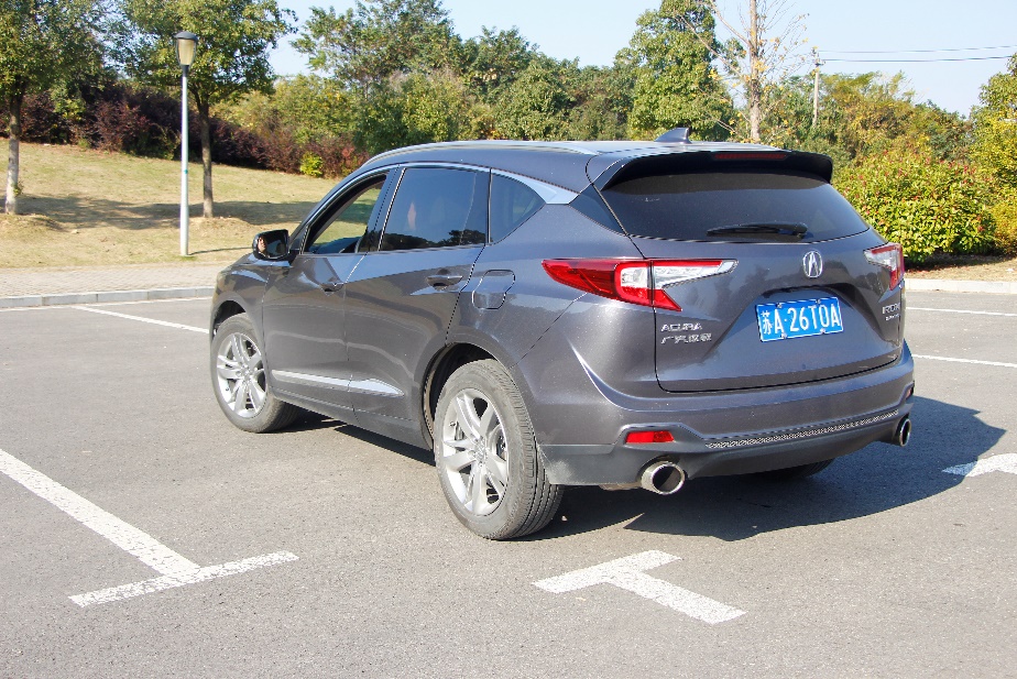 讴歌奥迪q5,讴歌tl和q50怎么选