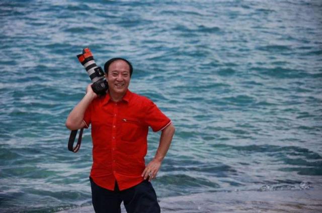 冯巩搭档牛群:被质疑贪污,64岁节目中晕倒,这些年他有多惨?