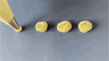 没有裱花袋裱花嘴泡芙奶油怎么挤,奶油裱花嘴怎么自做