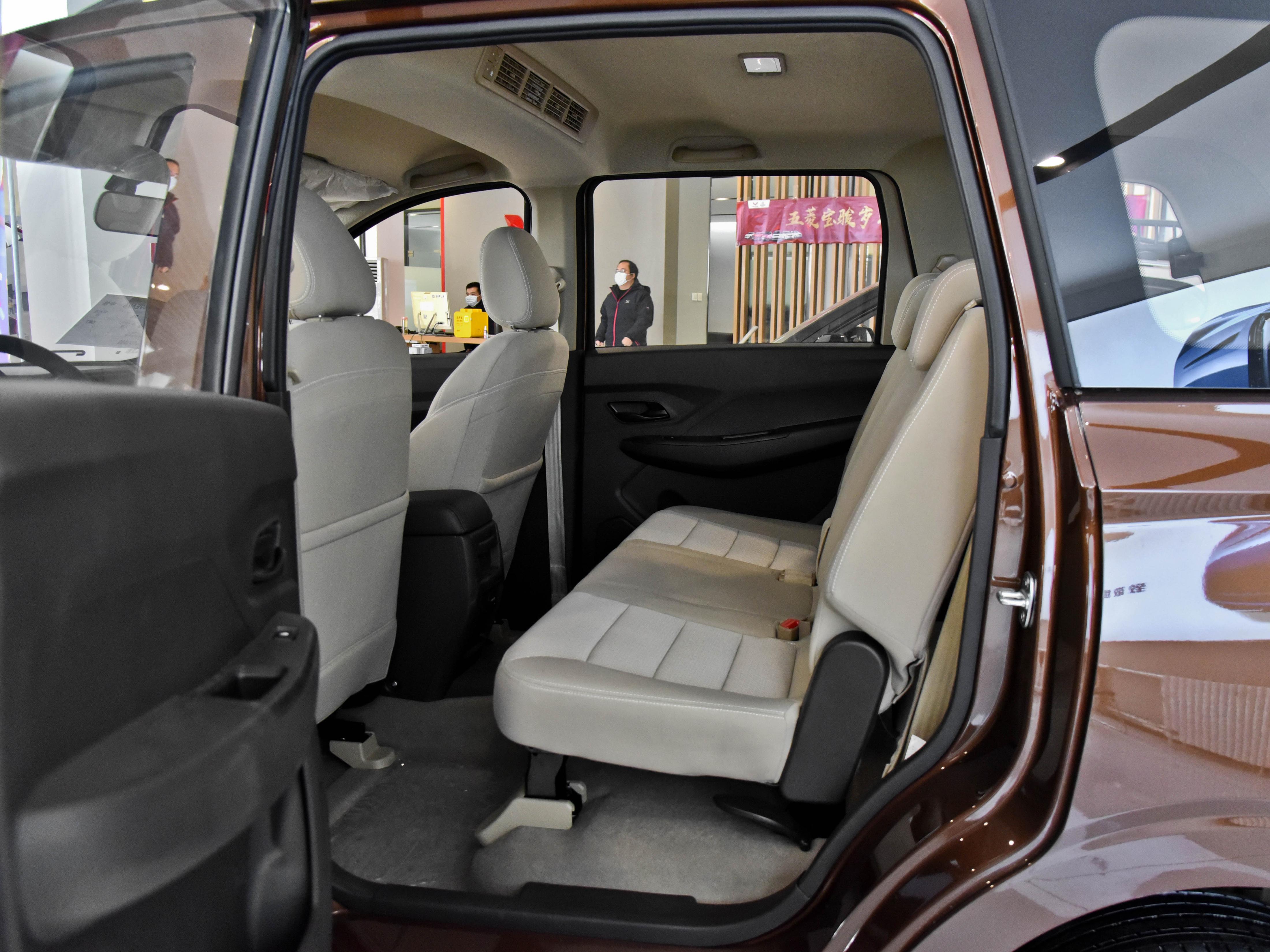 空间油耗兼顾家用车,五菱宏光mini养护费用