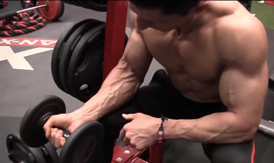 哑铃锻炼肱二头肌的动作有哪些,哑铃怎么锻炼肱二头肌