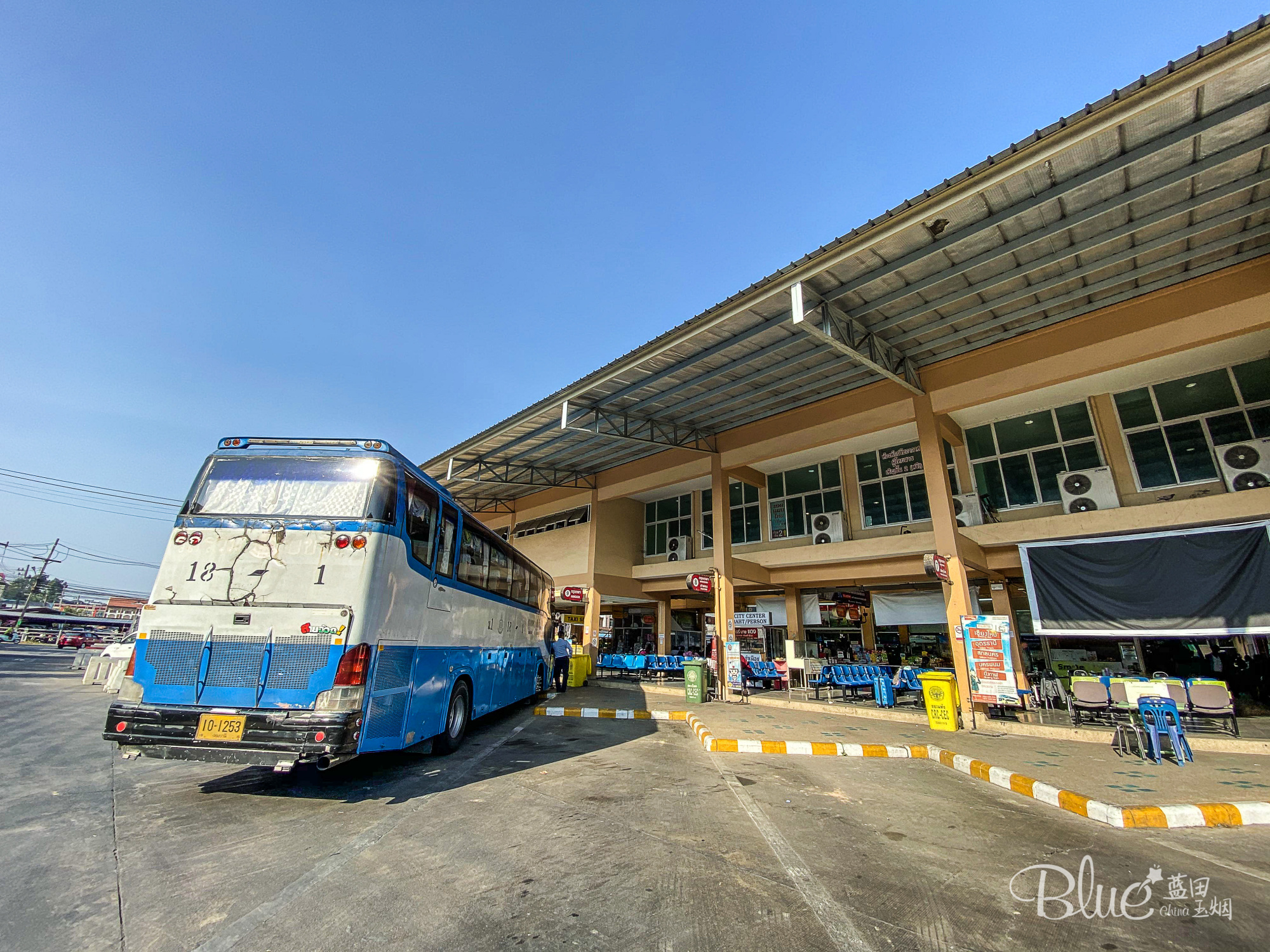 泰国旅行攻略，如何在清迈购买去清孔的车票，巴士小姐姐还很漂亮