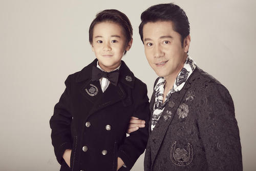 蔡国庆儿子晒奖杯获全科免考,蔡国庆儿子拿国际冠军感言