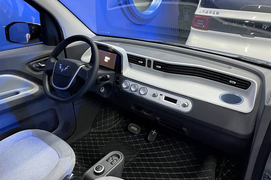 五菱宏光miniev第3代马卡龙粉色,紫色白顶马卡龙五菱宏光mini新车