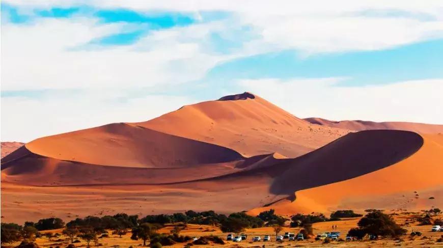 一半是沙漠一半是绿洲,一半沙漠一半海洋