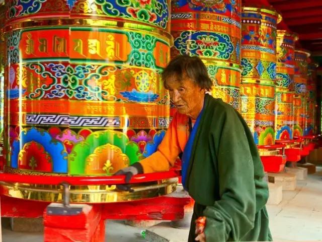 转经筒音乐完整,转经筒上的梵音