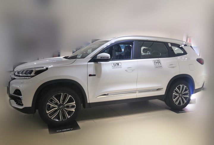 瑞虎8荣耀版已到店旧车置换抵3万,瑞虎8旧车置换抵5万