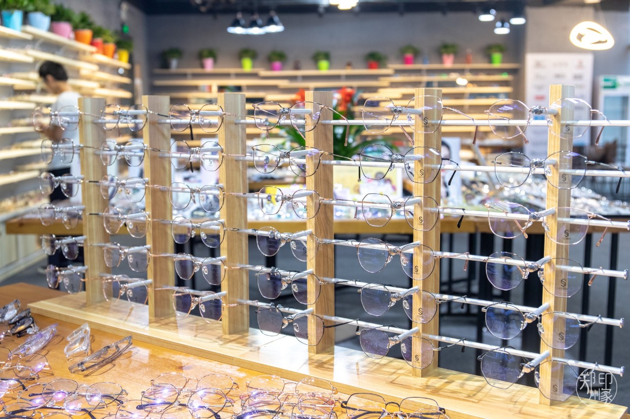 omg新眼镜,omg眼镜推荐