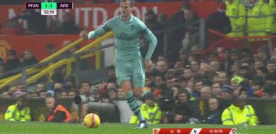 拽头发+爆铲!穆帅让曼联变身“疯狗”SM动作惹众怒