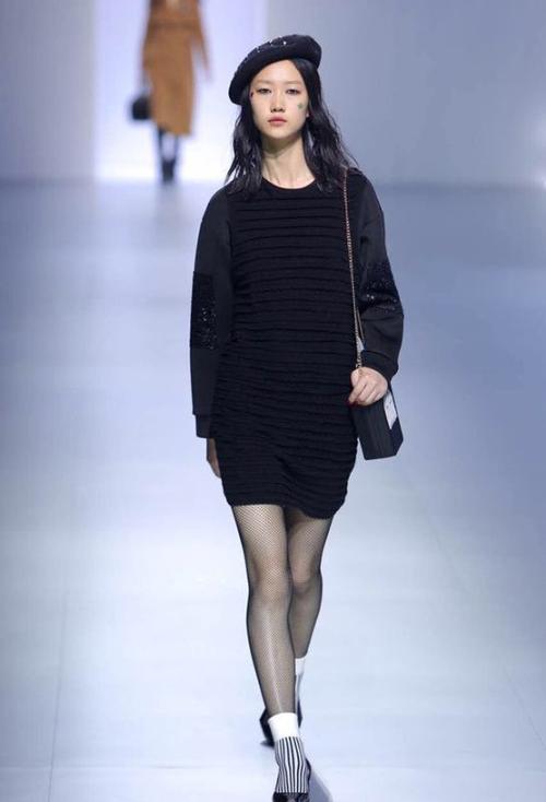 中国唐装10大品牌女装价格,中国一线女装10大品牌加盟