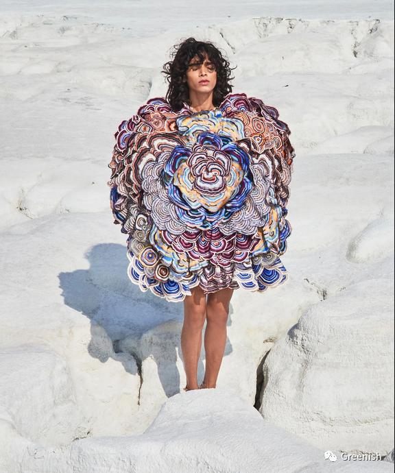 真香!用蘑菇做皮包,爱马仕你赢了