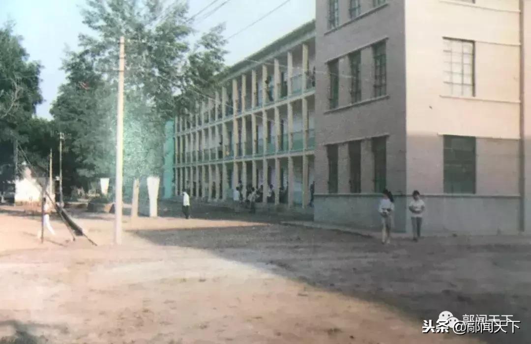 沧桑巨变五十年回望历史七绝,沧桑巨变国富民强