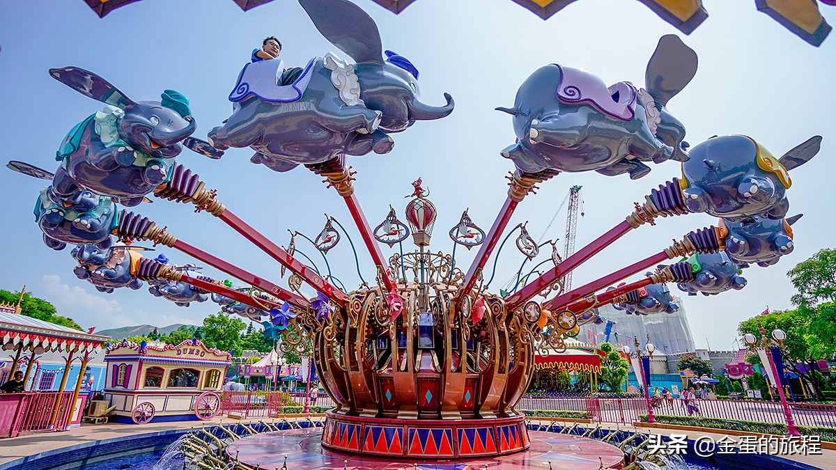 你应该能猜到,目前世界上最惨淡迪士尼乐园就是香港了,确实惨