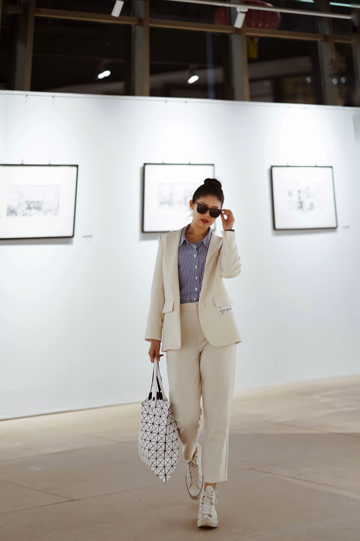 立春之后的时髦实用之选:小西装、风衣和连衣裙