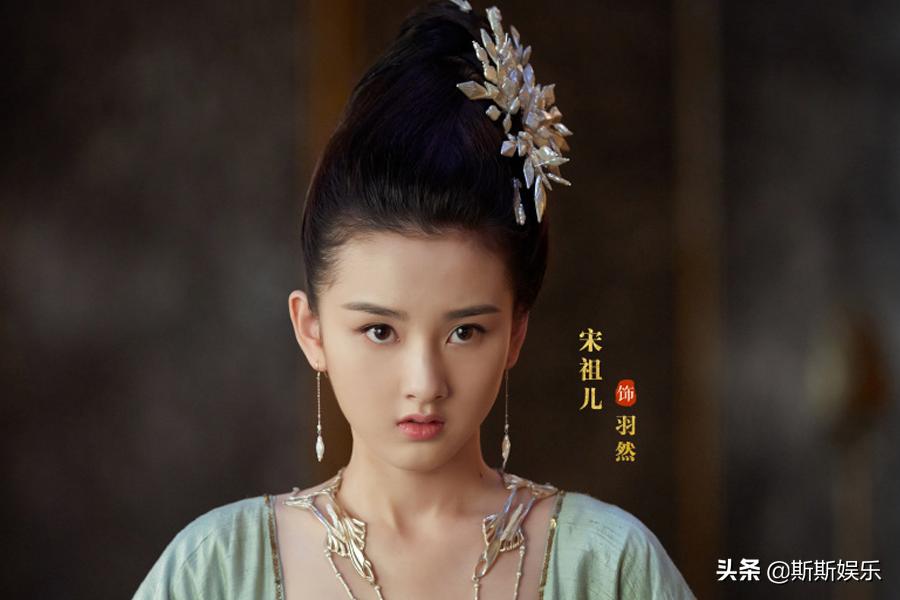 95后小花的古装造型盘点，杨超越温婉小巧，关晓彤端庄大气