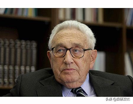 史上最美女*子骗**如何暴打资本主义?1滴血500亿!「离谱狠人01」