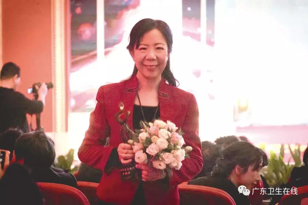 她是口碑爆棚的“送子观音”,精研岐黄之术,推动岭南罗氏妇科流派走向世界