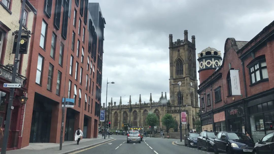 在英国开车自驾游,英国自驾游20000够吗