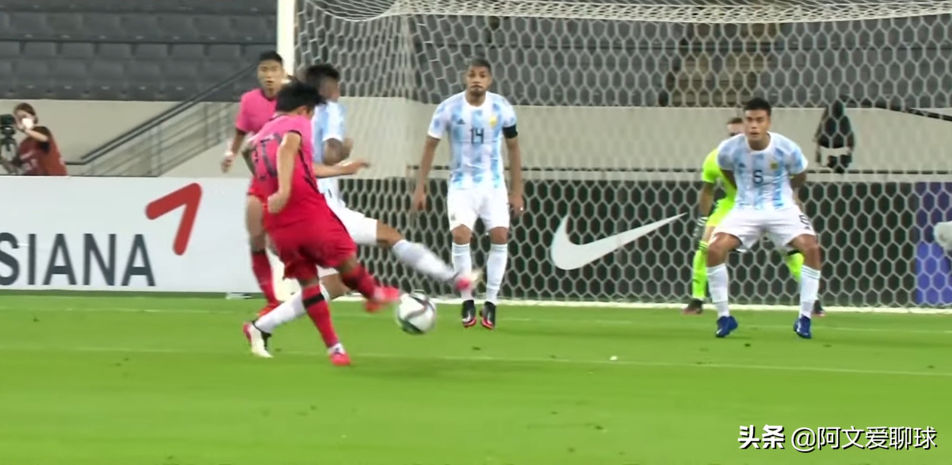 94年世界杯对阿根廷哈吉远射破门,足球阿根廷对墨西哥回放